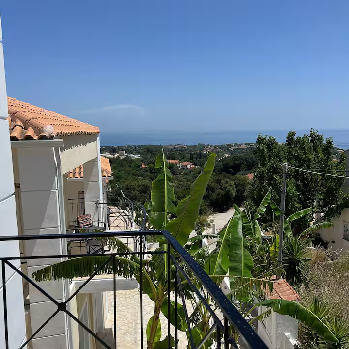 Helen`s House with pool in Ratzakli